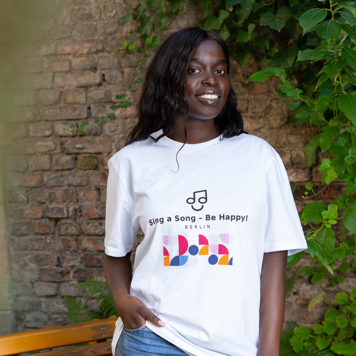 Sing a Song – Be Happy! T-Shirt Unisex Oversized Weiß