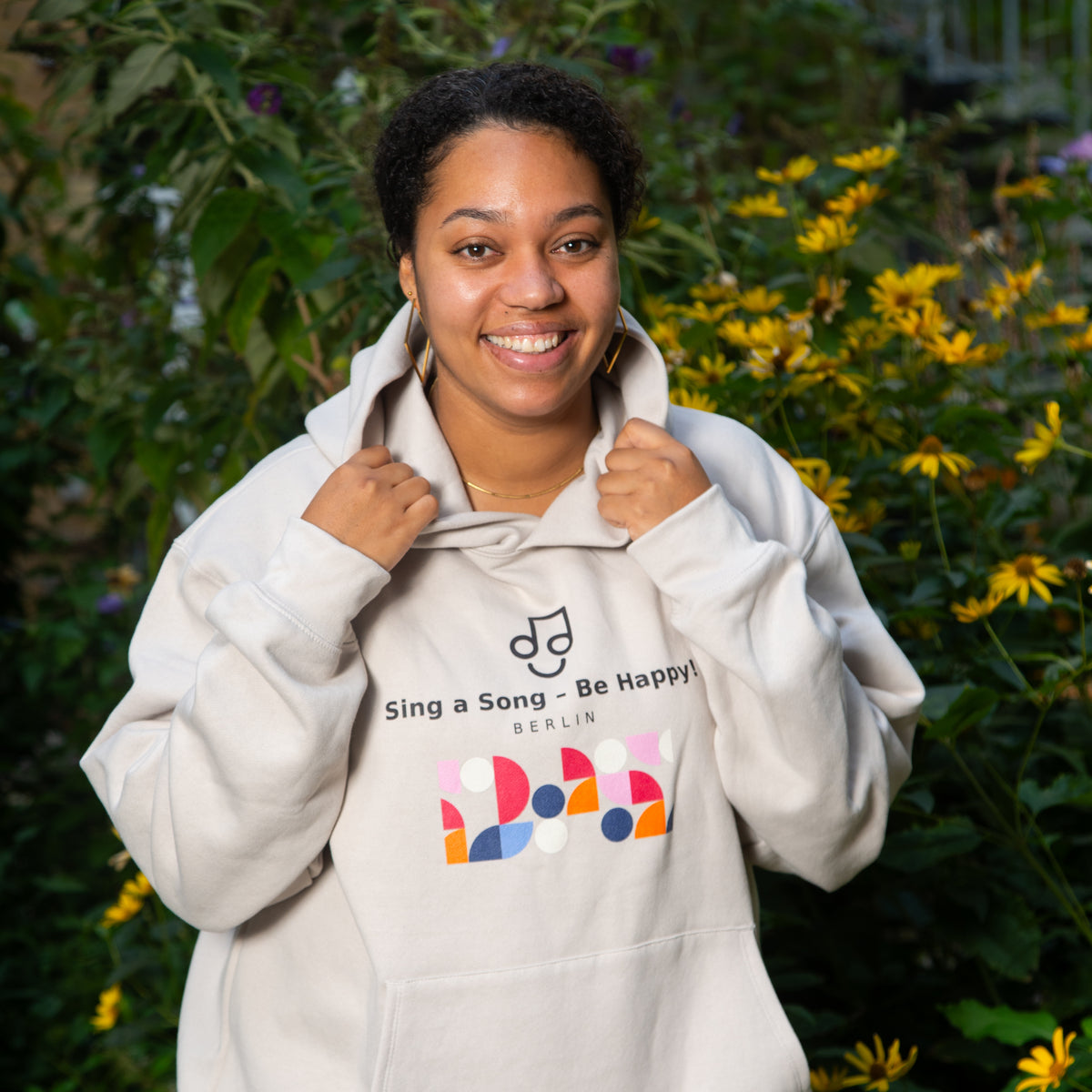 Sing a Song – Be Happy! Hoodie Unisex Oversized Beige