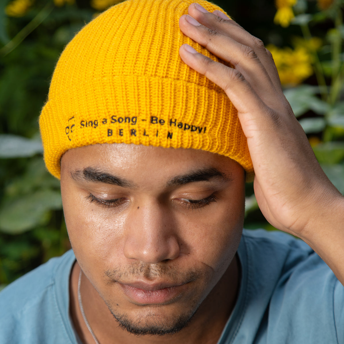 Sing a Song – Be Happy! Beanie Goldgelb